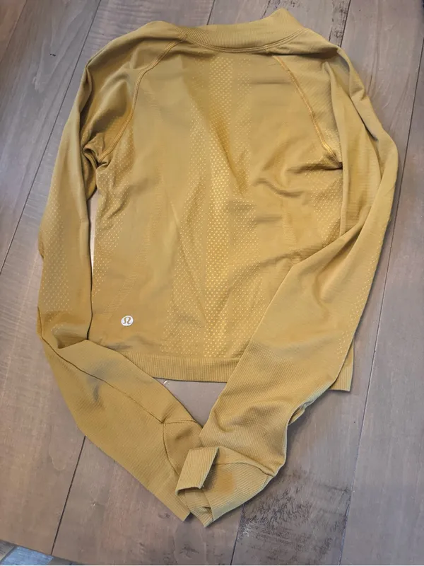 Lululemon Size 2 Swiftly Tech Half Zip 2.0 Gold - Image 3
