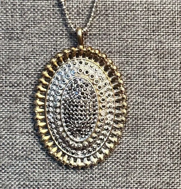 Lucky Brand medallion pendant necklace - Image 3