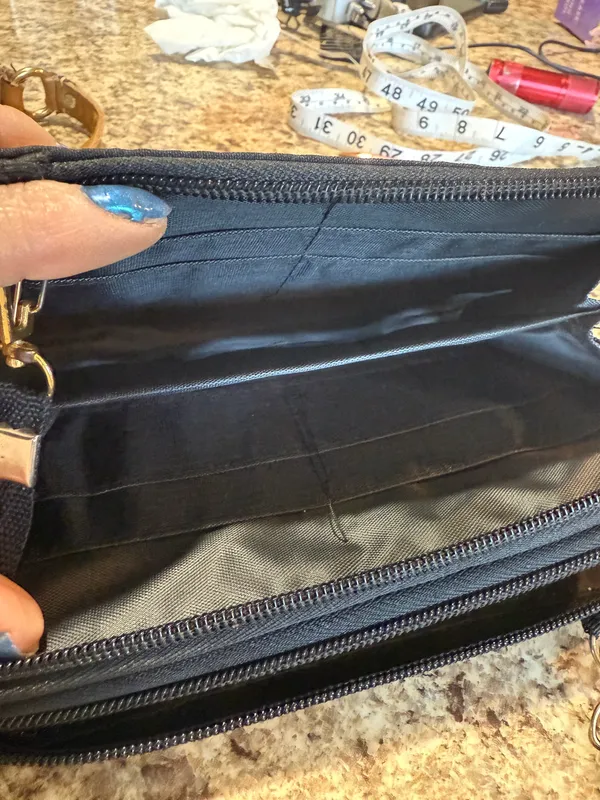 Wallet Crossbody Black - Image 3