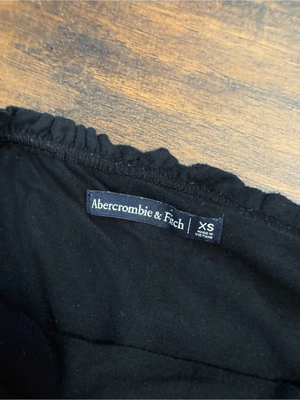 Abercrombie & Fitch Black Strapless Ruffle Crop Top - Women - Image 3