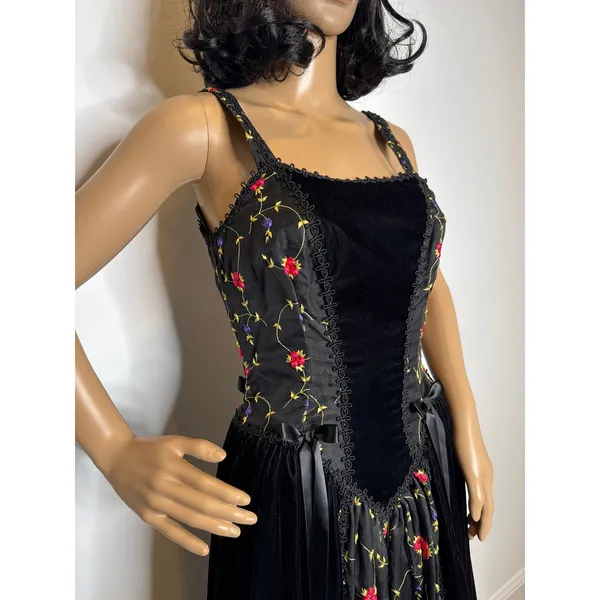 Late 80s Jeannie Nitro Gothic black velvet silk floral embroidered corset gown s - Image 10