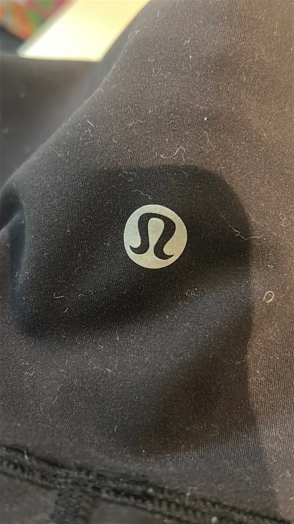 Lululemon Black Wunder Under High-Rise inseam 27 inches size 6 - Image 6