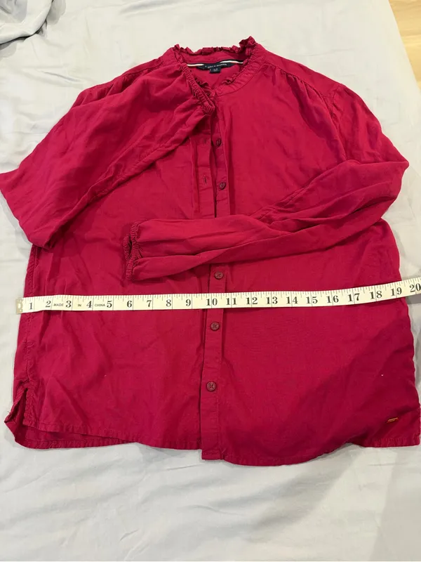 Tommy Hilfiger magenta button down blouse in S - Image 4