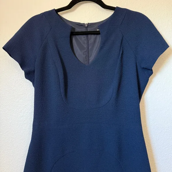 Black Halo Jackie O Sheath Dress Navy Blue Textured Crepe Size 8 2583984 - Image 4