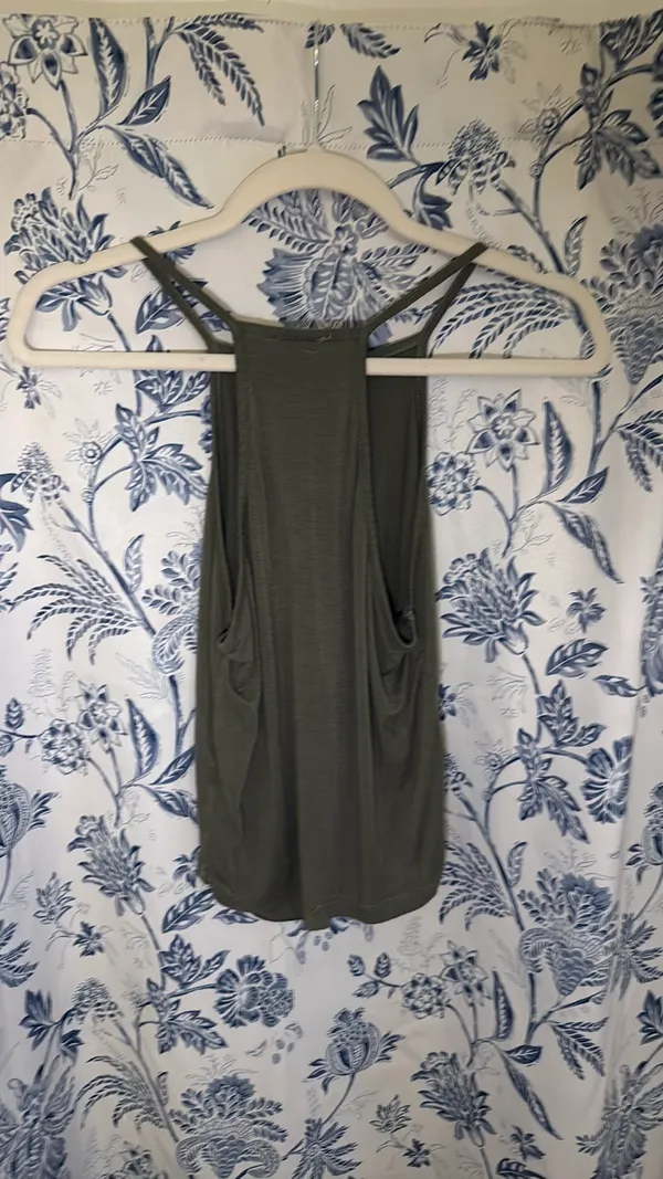 Soft green tank  - Image 2