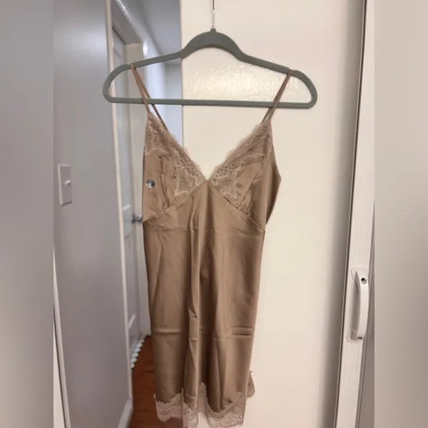 Abercrombie & Fitch Elegant Lace Trim Tan Slip Dress S - Image 5