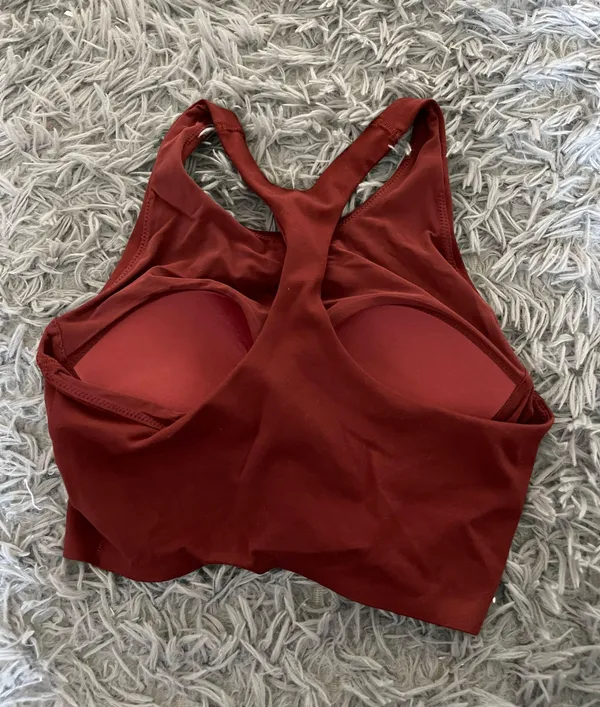 Uniqlo athletic tank top - Image 2
