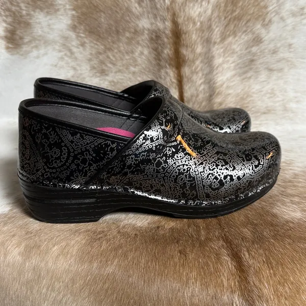 Dansko Glitzy Patent Leather Classic Clog Size 38 B54‎ - Image 7