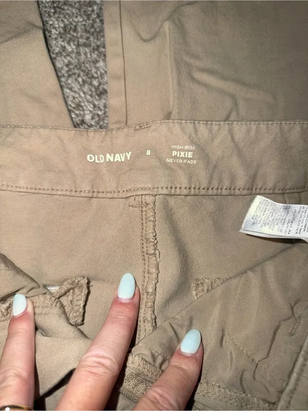 Old Navy Women's Tan Straight-Leg Pants - Image 4