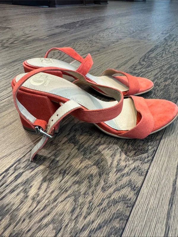Gianni Bini Coral Suede Mid Block Heel Sandals - Image 3