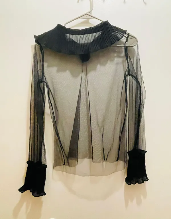 Women Blouse black laced top size 8 - Image 2
