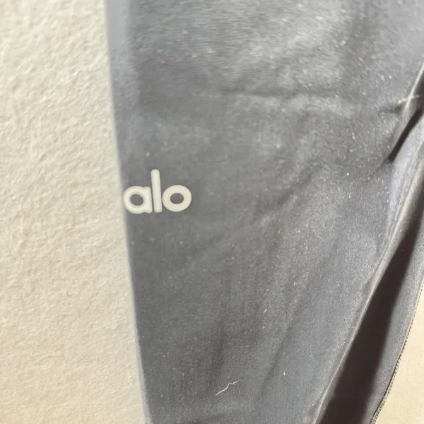 450 | Alo Yoga Airbrush Womens Medium Ripped Laser Cut High Waist Leggings Black - Image 4