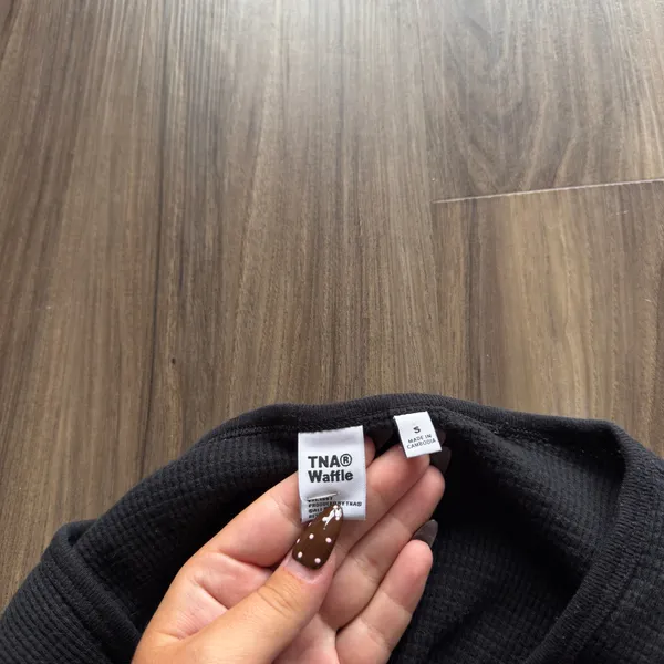 Aritzia TNA Waffle Knit Top - Image 4