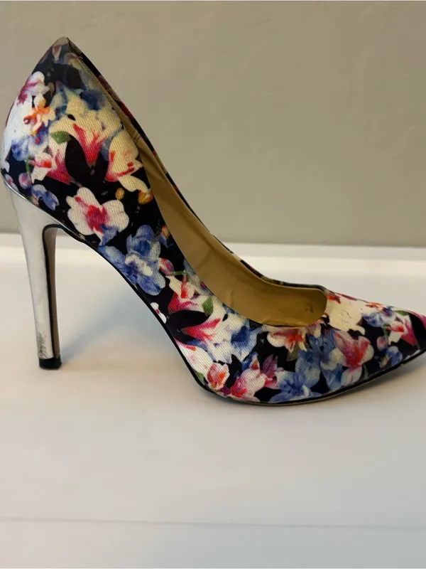 Apt. 9 multicolored floral pumps with silver heels size 6.5 - Image 3