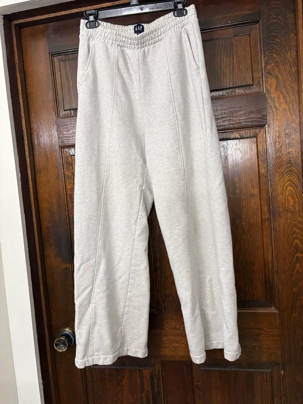 Ladies Sz med gray sweatpants by the gap - Image 2