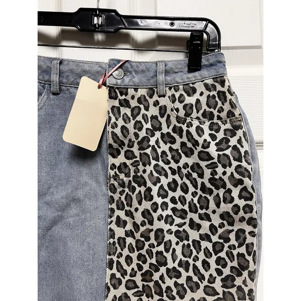 Entro Blue Denim Leopard Print Colorblock Mini Skirt Raw‎ Hem Small NWT - Image 4