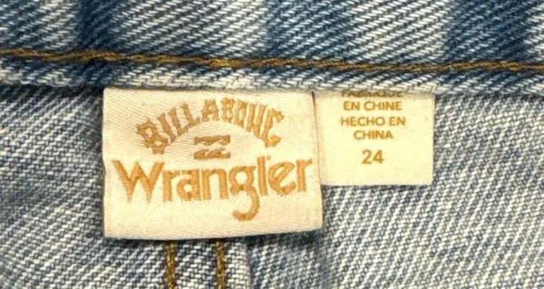 Wrangler x Billabong patched high rise super flare jeans size 24 - Image 3