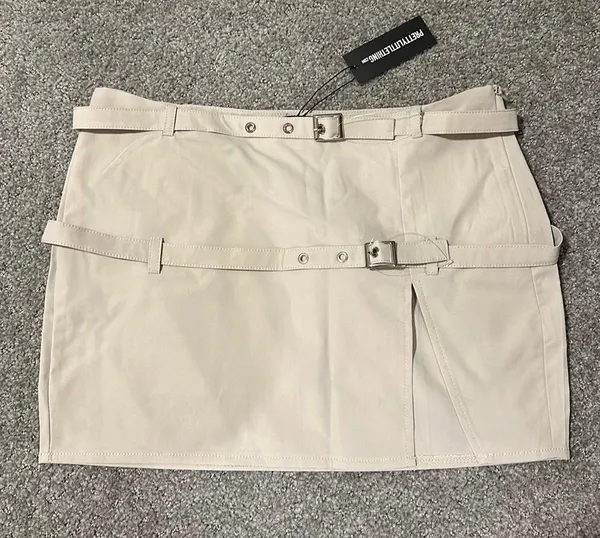 Pretty Little Thing Brand New Micro Skirt - Image 2