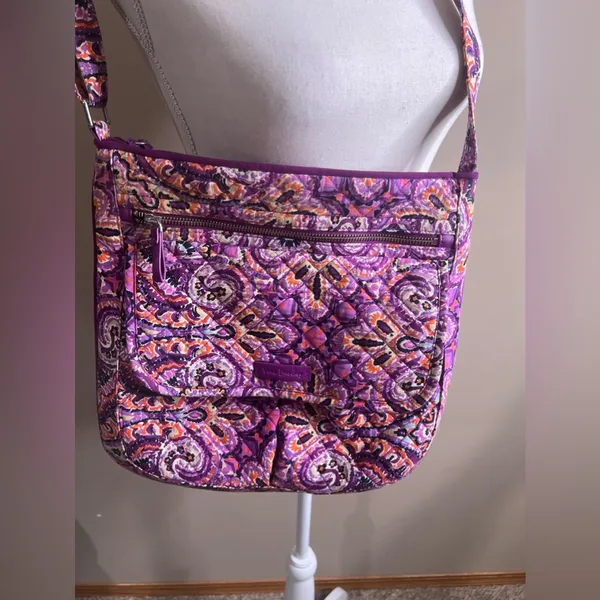 Vera Bradley Iconic Triple Zip Hipster Crossbody Purse Raspberry Medallion. - Image 2