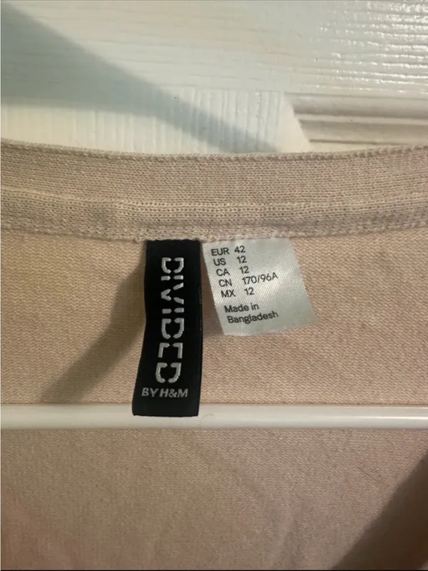 H&M Pale Pink V-Neck Button Cardigan - Image 2