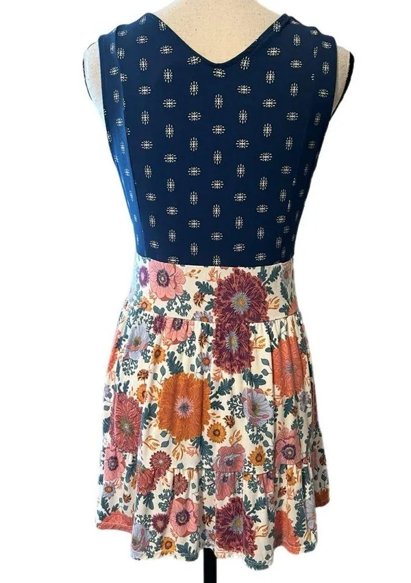Matilda Jane sz small womens wide strap tank blue top with floral design bottom - Image 2