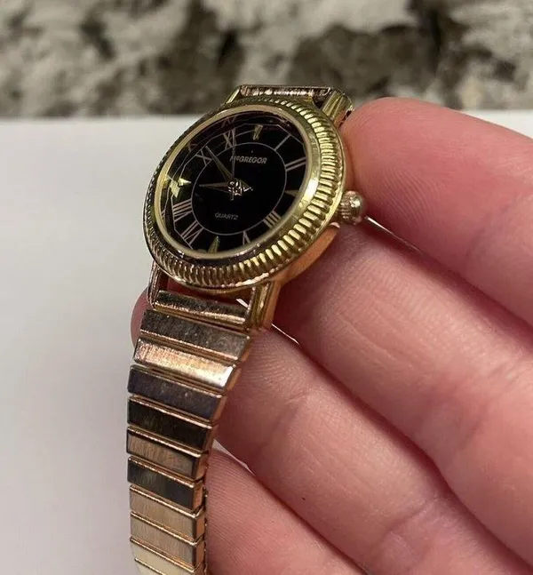 Working - Woman’s Signed McGregor LMG 515 Gold Tone Stretchy Stretch Wrist Watch - Image 5