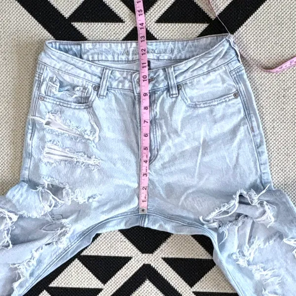 American Eagle Ripped Mom Jeans in Indigo Shatter Size 8 - Image 7