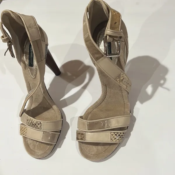 Dolce & Gabbana cream heels - Image 4