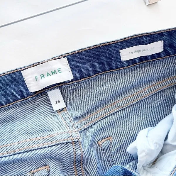 Frame Le High Straight High Rise Jeans in Hagen - Image 6