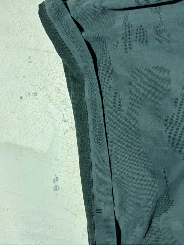 Athleta Racerback Tank Top Dark Green Camo small - Image 6