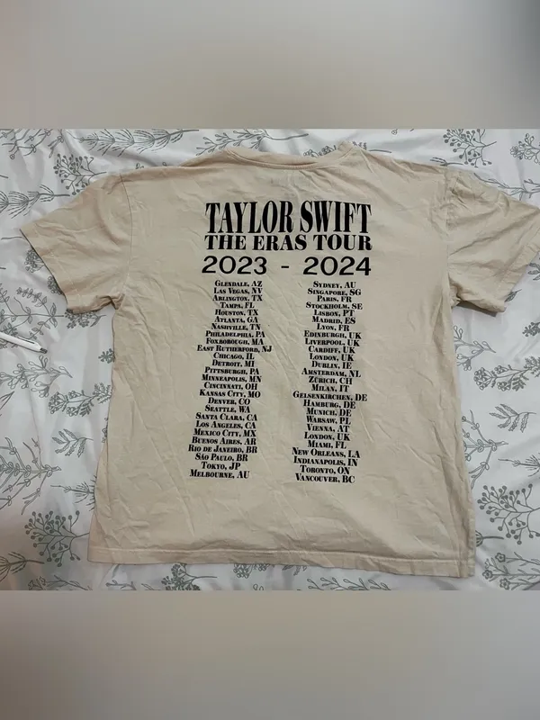 Taylor Swift The Eras Tour Collage Concert Tee Ecru Sz XL Like New - Image 6