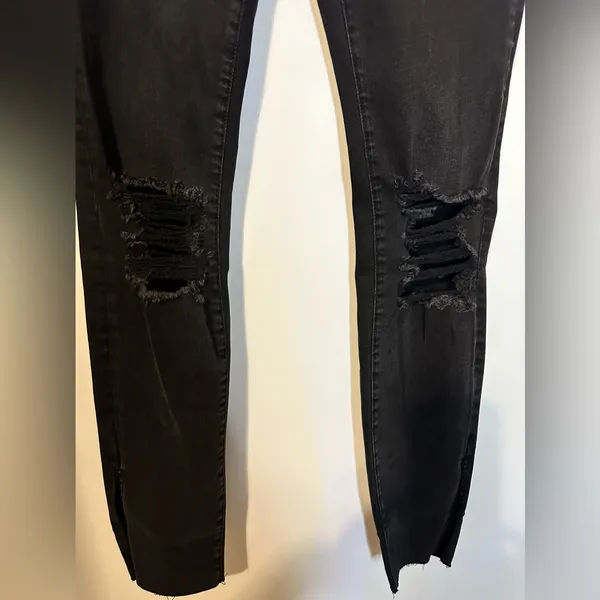 Forever 21 Distressed Knee High Rise Skinny Jeans Black Size 28‎ NWT - Image 3