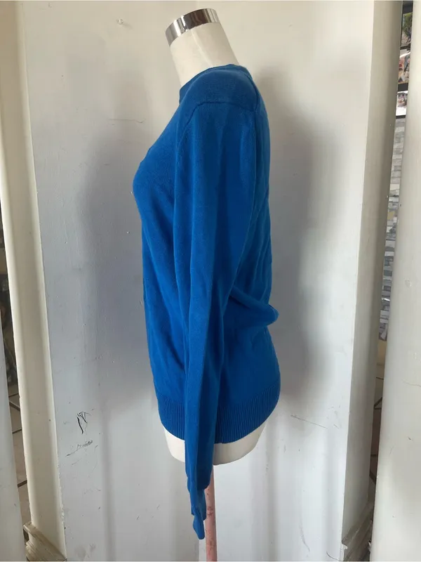 Express Women's Bright Blue Crewneck Sweater - Image 2