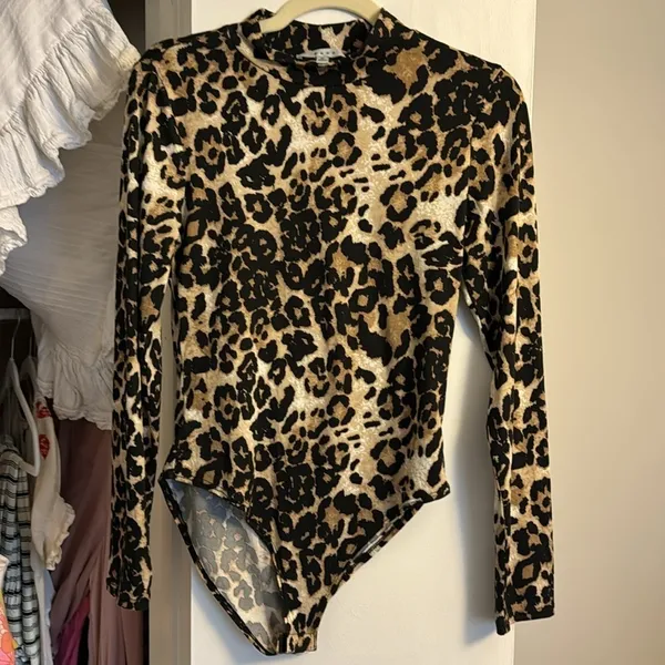 Gaze leopard mock neck bodysuit size medium Black - Image 4