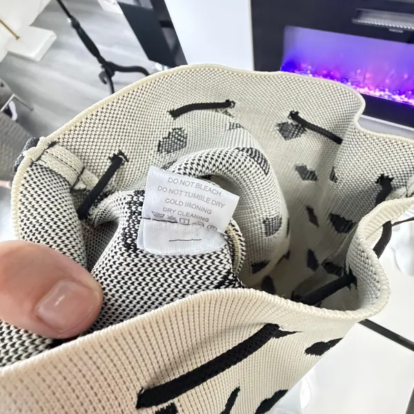Knit Heart Pattern Drawstring Bucket Crossbody Bag 🖤✨ White - Image 16