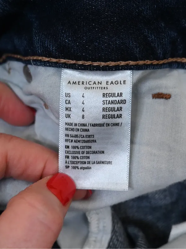 American Eagle Women's 4 Tomgirl Dark Wash Jean - Image 11