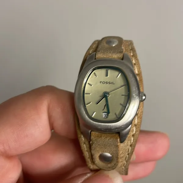 Fossil Leather Brown Tan Womens Watch Adjustable - Image 2