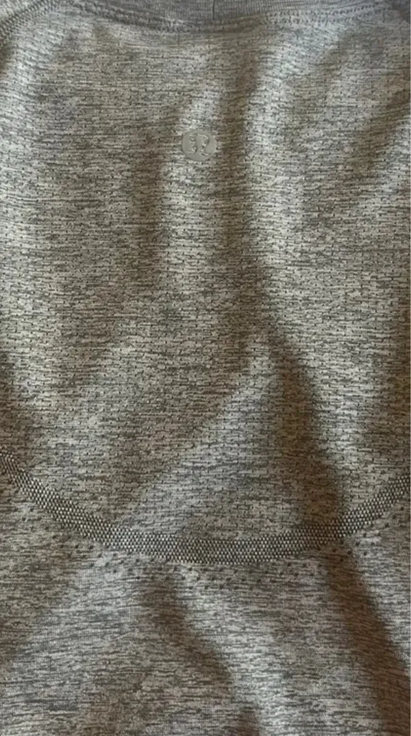 Lululemon Cropped Swiftly Tech Short Sleeve - Image 3