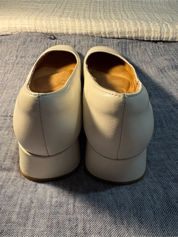 Soft Lillian Pump Heel Women’s size 9.5M - Image 4