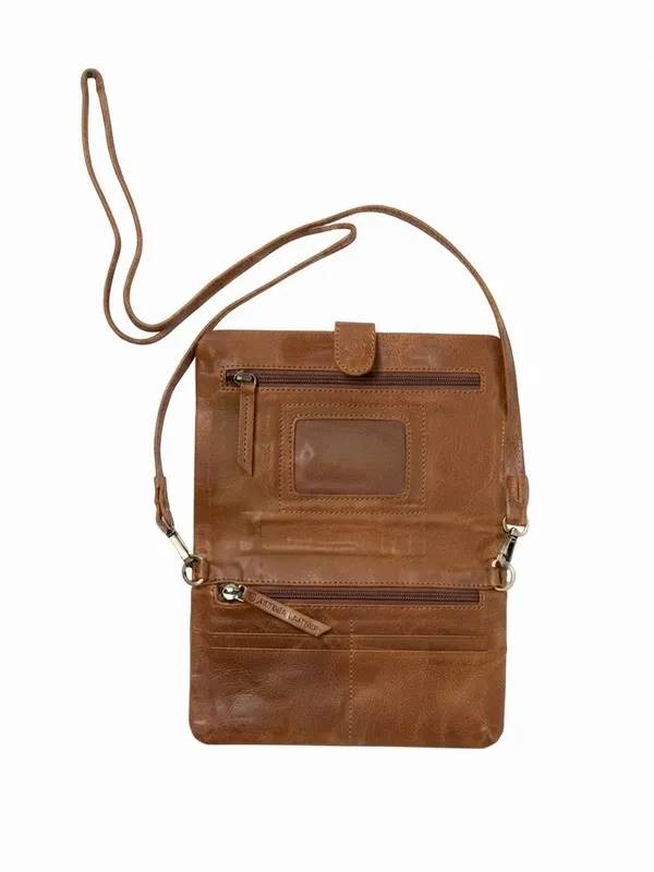$95 Nwot Ariat® Womens Esmeralda Crossbody Clutch - Image 2