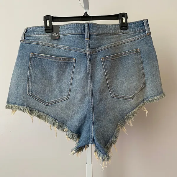 FESTI Torrid 18 Blue Denim Distressed Frayed Hem Festival‎ coastal cowgirl - Image 6