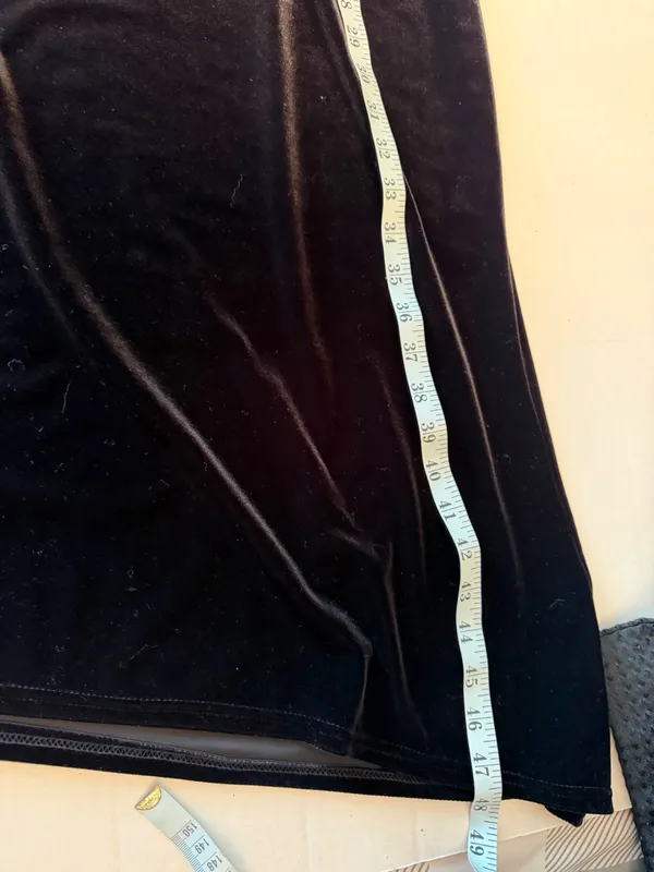 Vintage Black Velvet Midi Dress with Scoop Neck - Women - Image 8