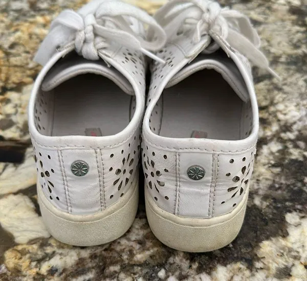 White airy sneakers with flower cutouts Size 8 - Image 5