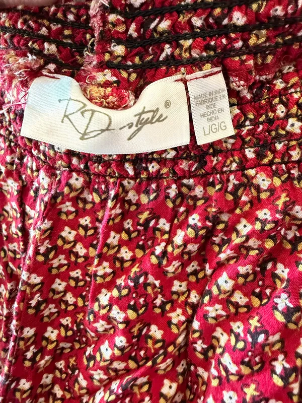 RD Style Red Pull On Shorts Size Large  - Image 2
