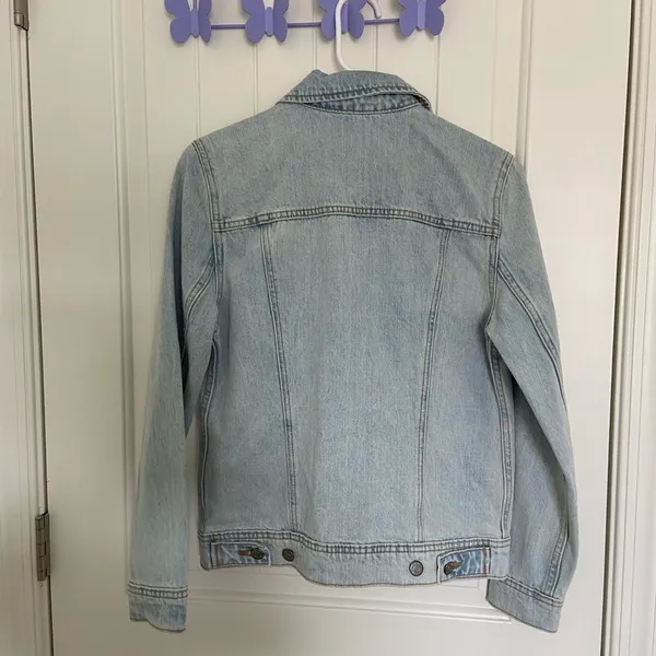 NWT | Old Navy women’s embroidered denim jacket‎ — small - Image 6