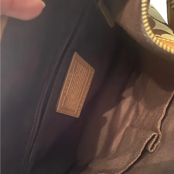 Coach Bleeker Bucket Handbag - Image 3