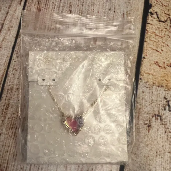 Kendra Scott Gold and Purple Heart Necklace - Image 2