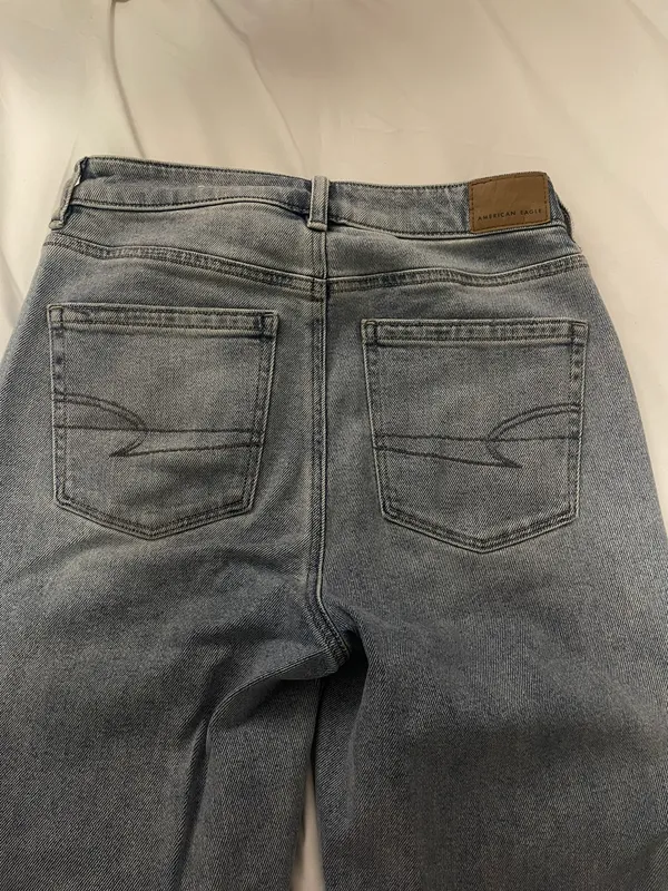 American Eagle Outfitters Mom Jeans - Image 2