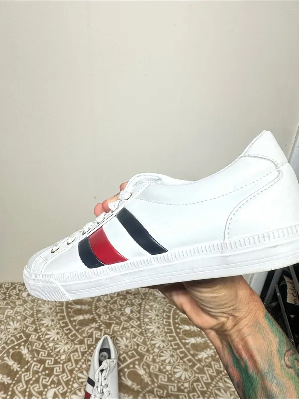 Tommy Hilfiger White Low-Top Sneakers with Red & Navy Stripes - Image 7