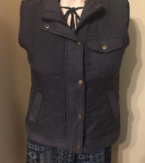 MAGELLAN Outdoors 🛍 BLACK SPORTS VEST SIZE S🛍LINED INSIDE - Image 3
